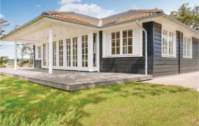 3 Bedroom Cozy Home In Ebeltoft